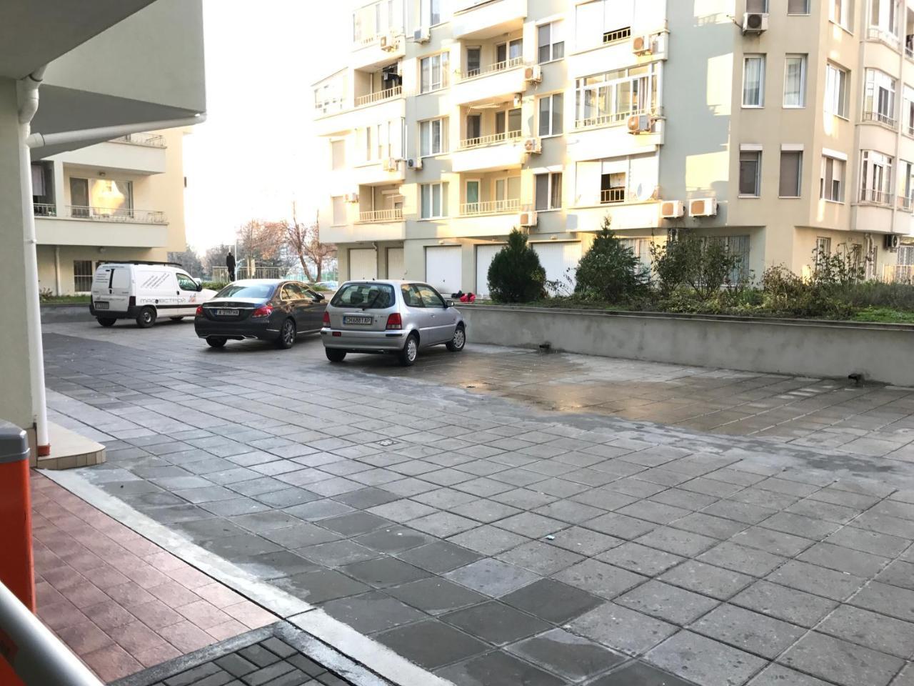 Bright, Comfortable And Cozy Apartment Бургас Екстериор снимка